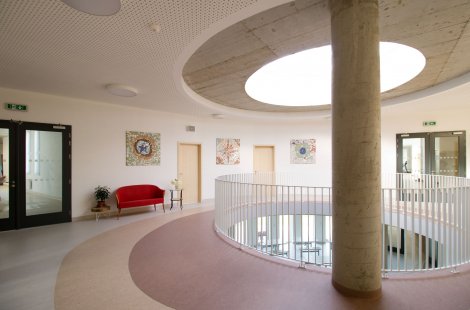 Natural linoleum Gerflor DLW Marmorette in the spaces of the new campus of the Waldorf School in Olomouc