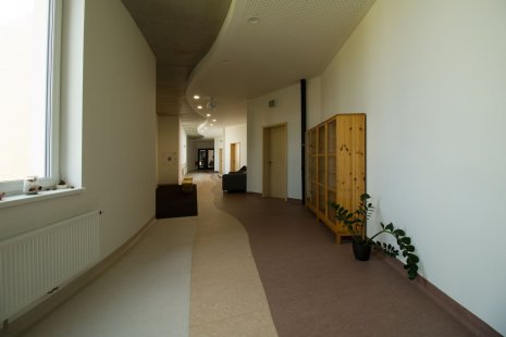 Natural linoleum Gerflor DLW Marmorette in the spaces of the new campus of the Waldorf School in Olomouc