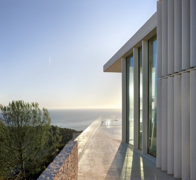 Unique structures showcase glass in various conditions
