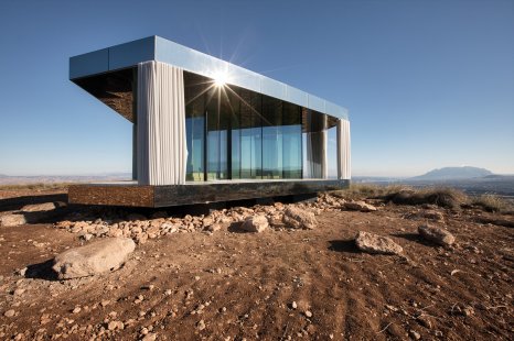 Unikátní stavby ukazují sklo v rozmanitých podmínkách