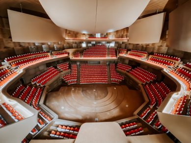 Zájemci si mohou prohlédnout model interiéru nového ostravského koncertního sálu - foto: Radim Kolibík