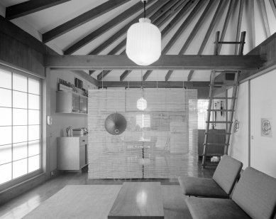 V kampusu Vitra vyrostl deštníkový dům - Umbrella House, Tokio, 1963-64 - foto: Akio Kawasumi