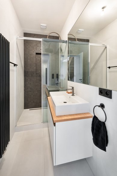 Praha Penthouse with Scandinavian Atmosphere - <div>Byt Havanská – interior – bathroom on the lower floor</div> - foto: Jiří Beran pro M&T