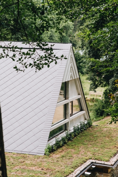 In Beech Valley: transformation of a unique pre-Battle of White Mountain cottage into a recreational resort - foto: BoysPlayNice