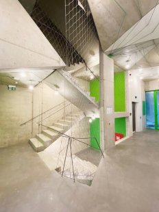 Originální tvarosloví nerezových sítí  v mimořádném projektu K35