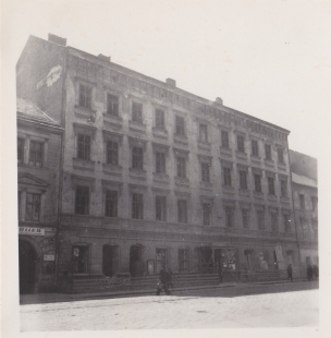 Vila Engelsmann v Brně - Stav administrativní budovy firmy Brück a Engelsmann na Cejlu 32 po spojeneckém náletu v roce 1944. Zdroj Archiv města Brna.