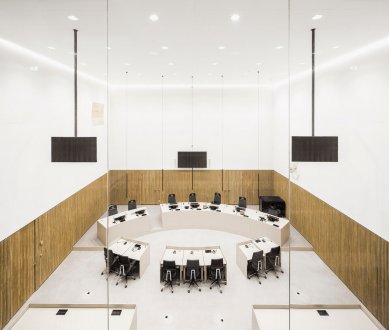 Architektonicky inspirativní největší soudní budova v Nizozemsku