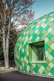 Ellipsoid with snake skin in the suburbs of Paris - foto: Croce & WIR