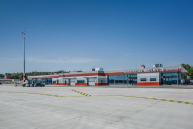 Fast-moving doors in airport operations