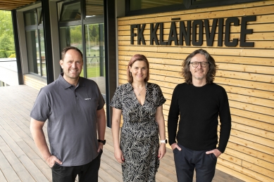 Novostavba kabin a zázemí fotbalového klubu Klánovice - Thomas Grund, Ing. Alena Kolovrátková, Ing. arch. Zdeněk Rychtařík