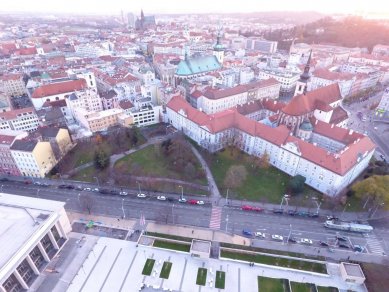 Výstavba garáží pod parkem Danuše Muzikářové vyvolala obavy o památný strom - Současný stav - foto: JVarchitekti