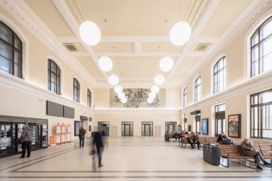 Vlakové nádraží v Českých Budějovicích se dočkalo kompletní proměny, její podobu navrhl ateliér A8000  - foto: Ondřej Bouška