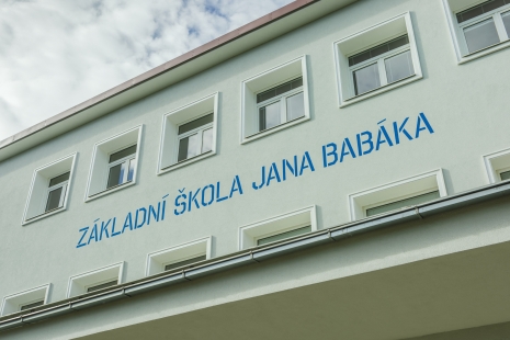 Reconstruction of the facade of the primary school in Brno - foto: Tomáš Malý