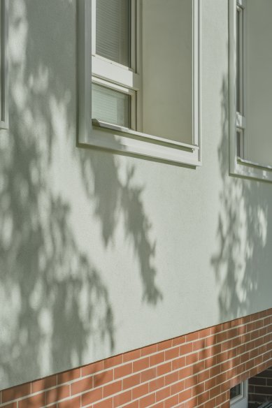 Reconstruction of the facade of the primary school in Brno - foto: Tomáš Malý