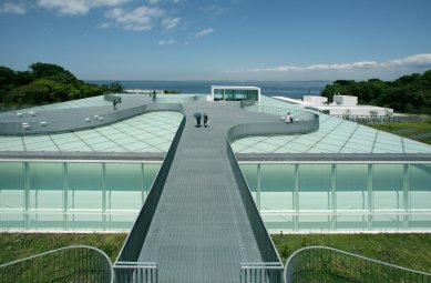 Pritzkerovu cenu 2024 získal Riken Yamamoto - Yokosuka Museum of Art - foto: Tomio Ohashi