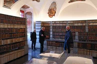 Želivský klášter má nově uspořádanou knihovnu, historický mobiliář byl zničený - foto: Petr Šmídek, 2024