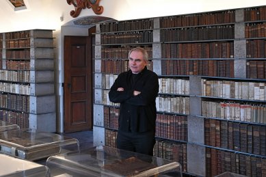 Želivský klášter má nově uspořádanou knihovnu, historický mobiliář byl zničený - foto: Petr Šmídek, 2024