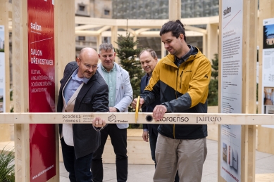 Devatenáctý Salon dřevostaveb zahájen, unikátní výstava v centru Prahy pokračuje