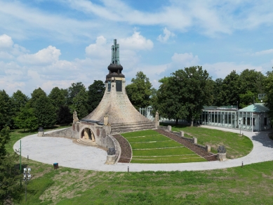 Památník Mohyla míru u slavkovského bojiště má nové zázemí pro návštěvníky - foto: archiweb.cz, 2024