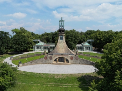 Památník Mohyla míru u slavkovského bojiště má nové zázemí pro návštěvníky - foto: archiweb.cz, 2024