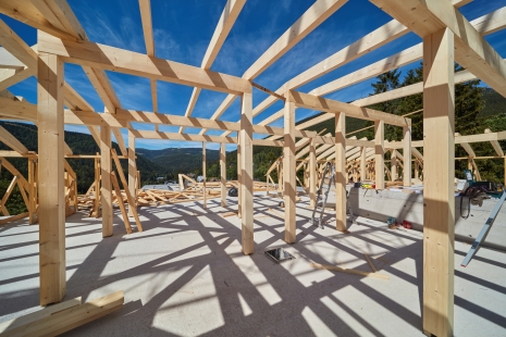 We manufacture wooden supporting structures so that you and the roofing materials can rely on them for decades