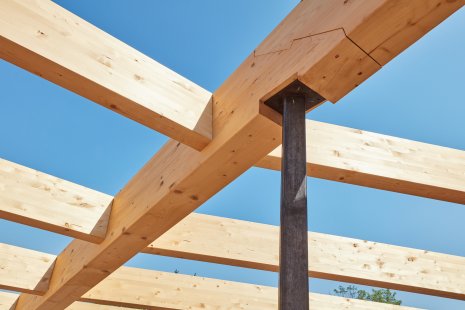 We manufacture wooden supporting structures so that you and the roofing materials can rely on them for decades