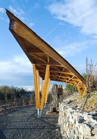 We manufacture wooden supporting structures so that you and the roofing materials can rely on them for decades