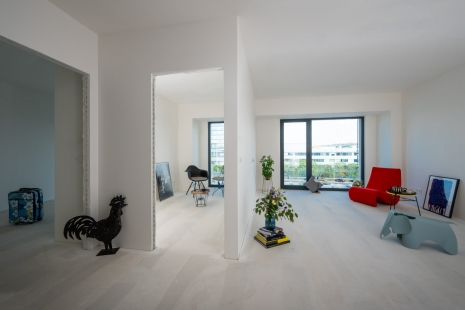 The SO-HO residence in Prague's Holešovice has opted for dry construction