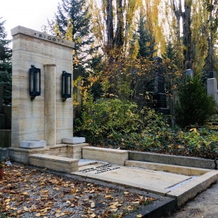 Restoration of the Migot Family Tombstone - The condition of the tombstone after restoration, autumn 2019