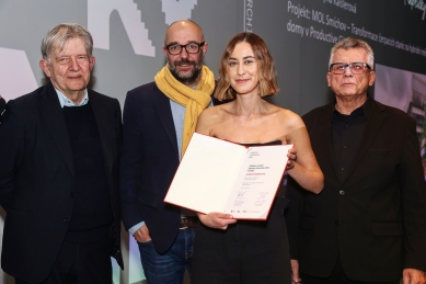 Kaplicky Internship 2024 was won by AVU graduate Justýna Kaislerová - Deyan Sudjić (emeritus director of the London Design Museum), Václav Pecha (director of BF), awarded Justýna Kaislerová, Jan Kasl (chairman of ČKA)