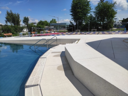 BOXBETON: Concrete prefabricates as a key element of the public swimming pool in Wels