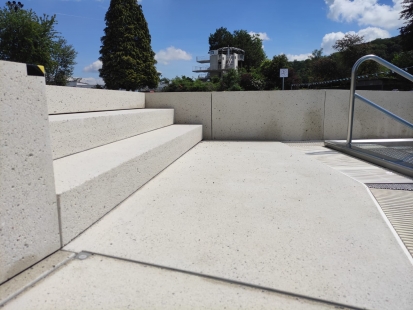 BOXBETON: Concrete prefabricates as a key element of the public swimming pool in Wels