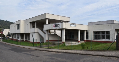 Velké Březno promění rozestavěný areál v multifunkční centrum s kavárnou - Obecní dům Velké Březno (Ing. arch. Jan Hrouda, spoluautor Ing. arch. Tomáš Petermann)