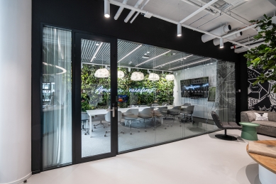 Increasing Trend of Coworking Offices in the Czech Republic: Glass Partitions from Milt as a Key Element of Modern Design