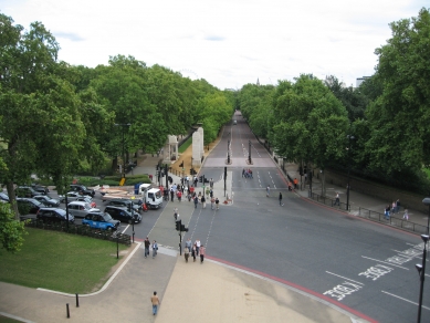 Držitelem Driehausovy ceny 2025 je Liam OʼConnor - Liam OʼConnor Architects, The Commonwealth Memorial Gates, Constitution Hill, Londýn, 1999–2002 - foto: Martin Horáček, 2008 a 2012