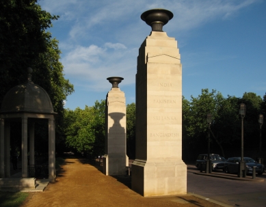 Držitelem Driehausovy ceny 2025 je Liam OʼConnor - Liam OʼConnor Architects, The Commonwealth Memorial Gates, Constitution Hill, Londýn, 1999–2002 - foto: Martin Horáček, 2008 a 2012