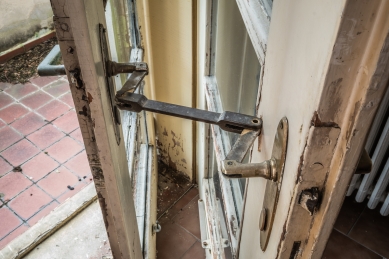 The Story of the Wittal Villa – Part 3 - Detail of the hardware. Photo by David Konečný, 2025