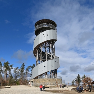 The representatives of the municipalities will decide on the future of the closed lookout tower on Velký Kosíř - foto: Petr Šmídek, 2022