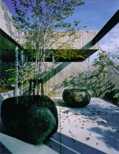 Future Talks 03 : Yuki Minamikawa - East House (2001) - foto: Yuki Minamikawa Architecture Design Studio