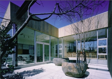 Future Talks 03 : Yuki Minamikawa - East House (2001) - foto: Yuki Minamikawa Architecture Design Studio