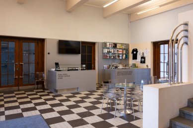 <!DOCTYPE html>
<html>
<head>
    <title>Art House in Ostrava Temporarily Closes for Interior Renovation</title>
</head>
<body>
    <h1>Art House in Ostrava Temporarily Closes for Interior Renovation</h1>
    <p>The Art House in Ostrava is temporarily closing due to the renovation of its interiors.</p>
</body>
</html> - House of Art GVUO - vestibule - foto: Katarína Jamrišková