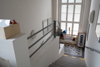 <!DOCTYPE html>
<html>
<head>
    <title>Art House in Ostrava Temporarily Closes for Interior Renovation</title>
</head>
<body>
    <h1>Art House in Ostrava Temporarily Closes for Interior Renovation</h1>
    <p>The Art House in Ostrava is temporarily closing due to the renovation of its interiors.</p>
</body>
</html> - <div>Dům umění GVUO - rear staircase</div> - foto: Katarína Jamrišková