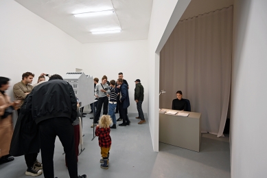 V galerii českobudějovického Domu umění vznikl dům v domě, začala nová výstava - foto: Petr Šmídek, 2025