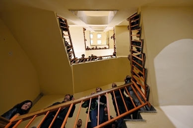 V galerii českobudějovického Domu umění vznikl dům v domě, začala nová výstava - foto: Petr Šmídek, 2025