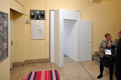 V galerii českobudějovického Domu umění vznikl dům v domě, začala nová výstava - foto: Petr Šmídek, 2025