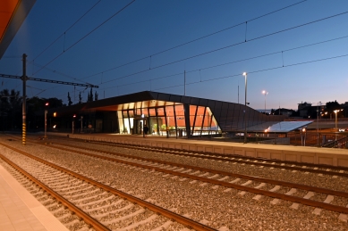 Nová nádražní budova v brněnském Králově Poli přináší bezbariérovost - foto: Petr Šmídek, 2025