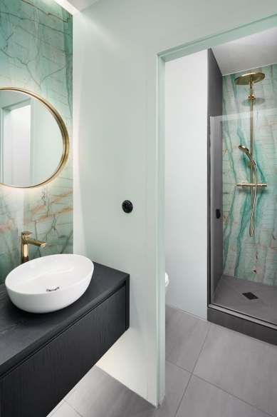 Natural stone in the interior