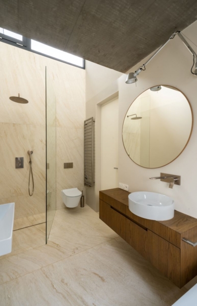 Natural stone in the interior