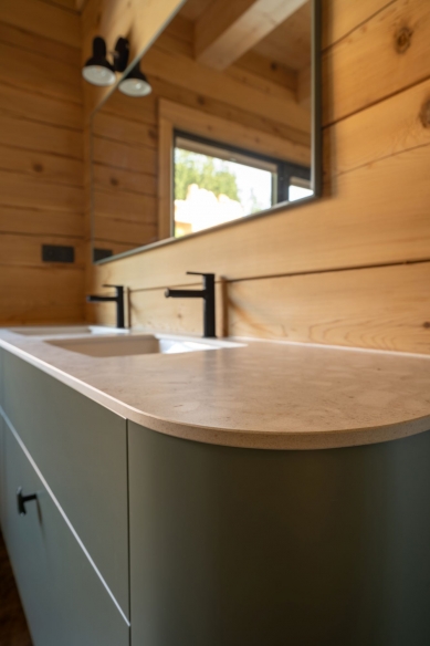 Natural stone in the interior