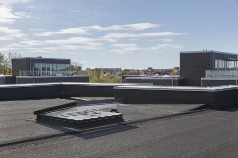 The new electric skylight completes the VELUX portfolio for flat roofs